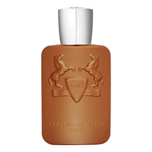 Парфюмна вода за мъже Althair Eau De Parfum на Parfums De Marly, елегантен и стилен флакон с парфюмна спрей.