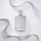 ЕDP парфюмна вода за мъже Parfums de Marly Pegasus с елегантен флакон и ароматни нотки, подходящ за специални поводи.