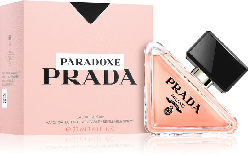 Парфюмна вода Prada Paradoxe EDP за жени, бутилка с елегантен дизайн и флакон с ароматни нотки.