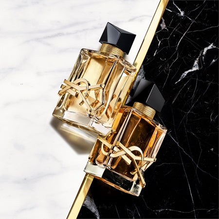 Парфюмна вода за жени YSL Libre Intense EDP, флакон с елегантен дизайн и излъчване на луксозен аромат.