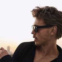 EDP парфюмна вода за мъже Myslf от Saint Laurent, бутилка с елегантен дизайн и аромат на мъжественост.