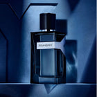 Мъжки парфюм Yves Saint Laurent Y Intense EDP, флакон с елегантен дизайн, излъчващ силен и съблазнителен аромат.