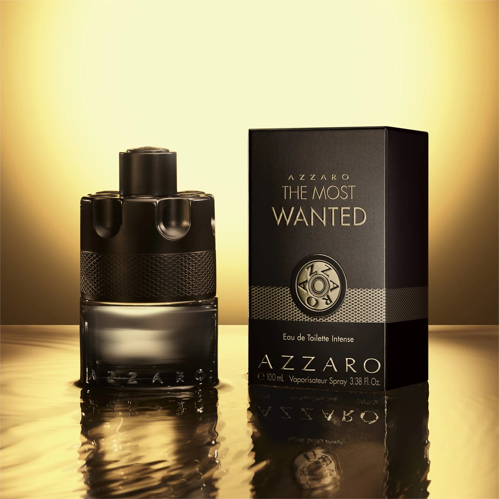 Azzaro The Most Wanted EDT мъжка тоалетна вода, флакон с дизайн и логото, представена на бял фон.