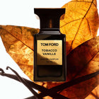 Tom Ford Tobacco Vanille EDP парфюмна вода за мъже и жени, бутилка с елегантен дизайн, показана на изображението.