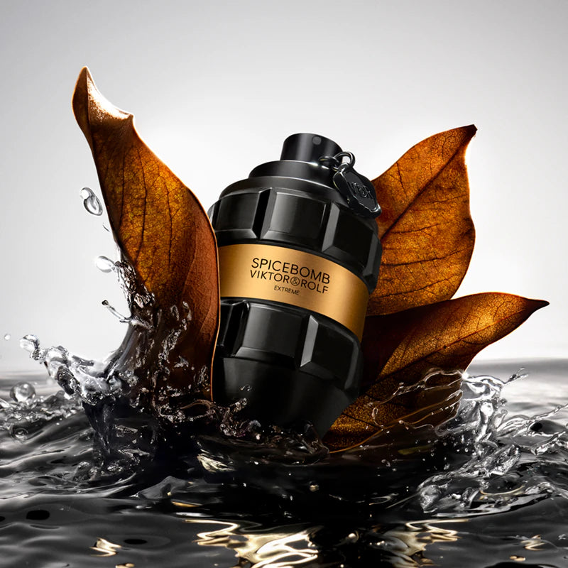 Едно мъжко парфюмна вода Viktor & Rolf SpiceBomb Extreme EDP с изразителен аромат и стилен флакон.