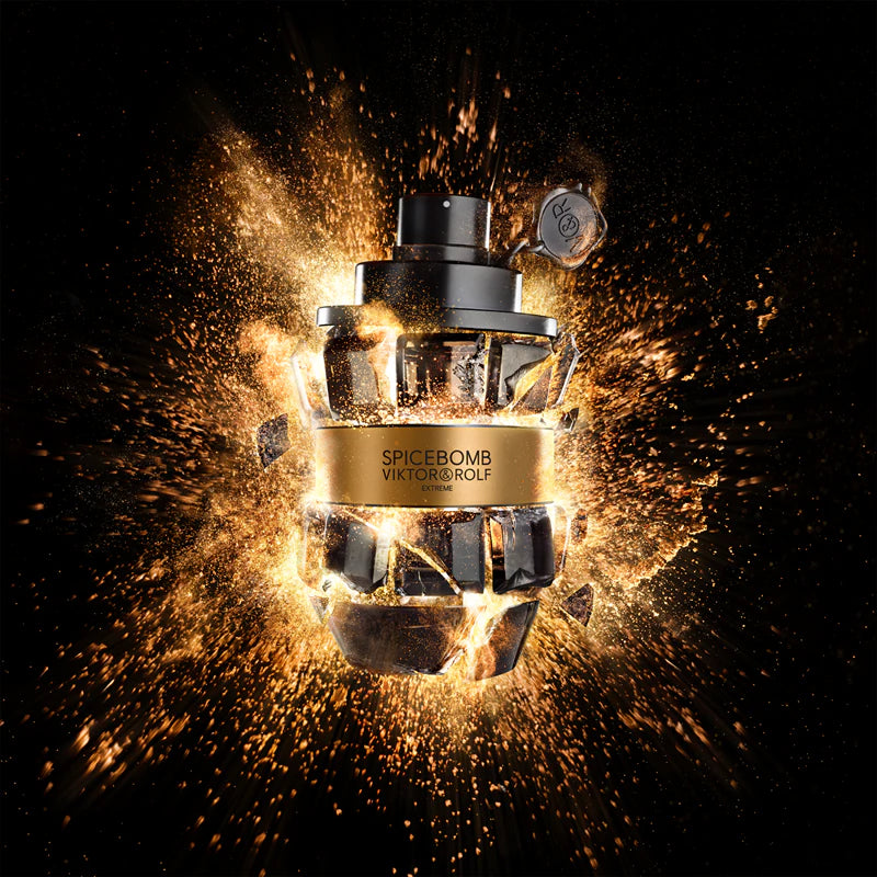 Парфюмна вода Viktor & Rolf SpiceBomb Extreme EDP за мъже, флакон с ароматна композиция и дизайн.