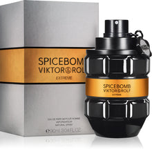 Парфюмна вода за мъже Viktor & Rolf SpiceBomb Extreme EDP, бутилка с черен дизайн и златисти акценти